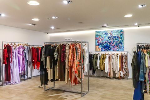  عقار تجاري في Lisbon, Portugal 203متر مربع رقم 87403