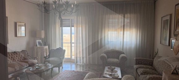 Apartamento de 8 habitaciónes en Mola di Bari, Italy No. 20990 4