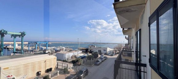 Apartamento de 8 habitaciónes en Mola di Bari, Italy No. 20990 26