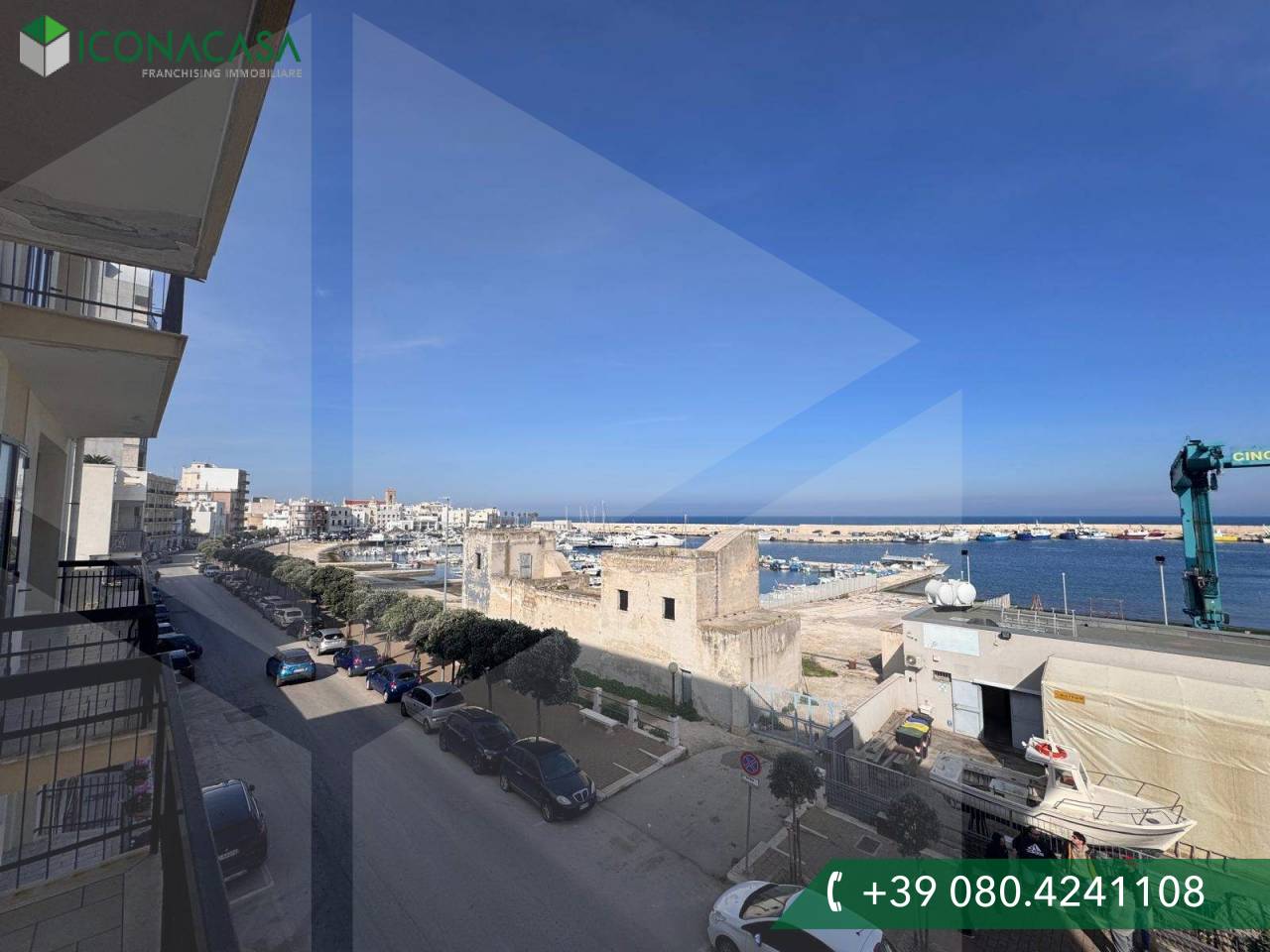 Apartamento de 8 habitaciónes en Mola di Bari, Italy No. 20990