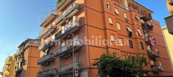 5 rooms Apartment in Rome, Italy No. 60977 2