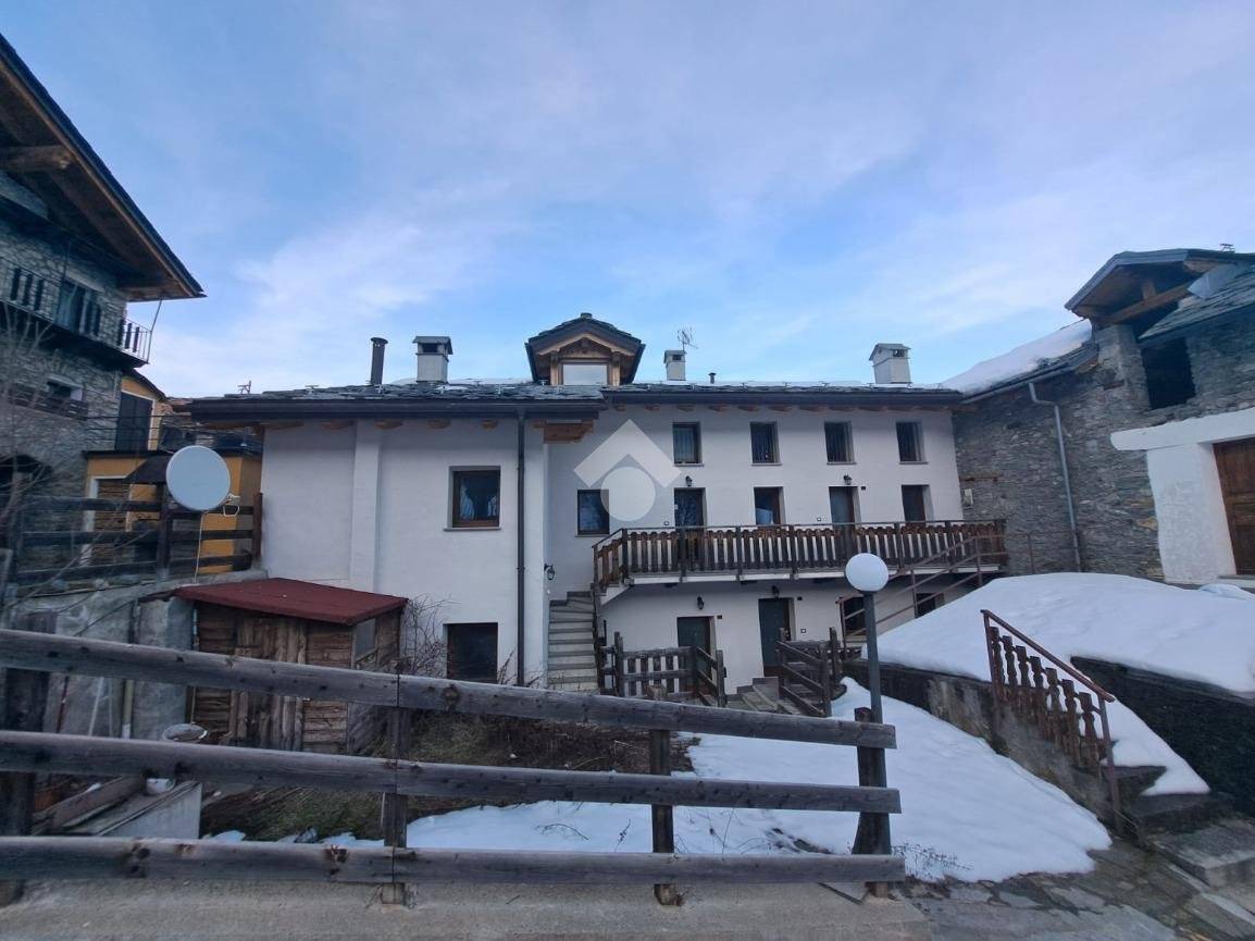 1 bedroom Apartment in Gignod, Italy No. 117990