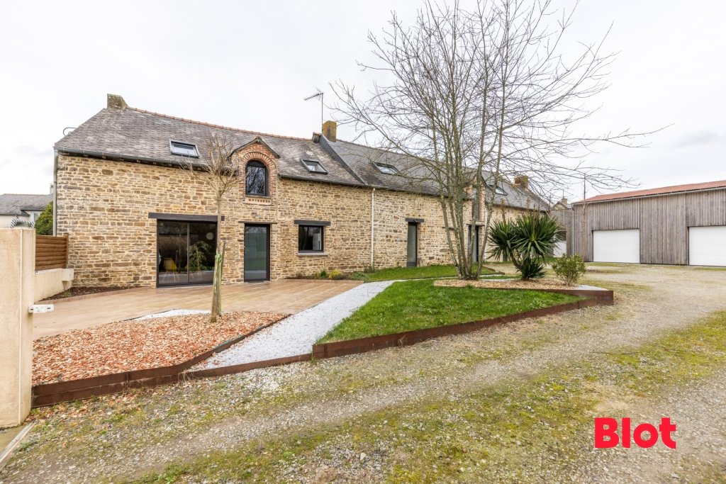 Casa de 5 dormitorios en Tresboeuf, France No. 190671