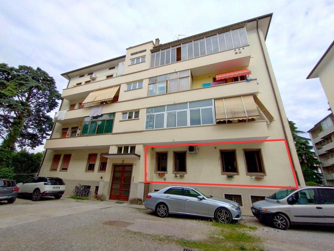 Квартира с 6 комнатами в Удине, Италия № 259096