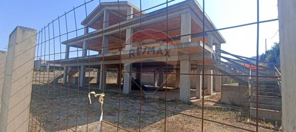 Земельный участок с 12 спальнями в Кьярамонте Гульфи, Италия № 351558 4