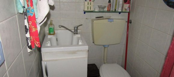 3 rooms House in Carrara, Italy No. 48084 6