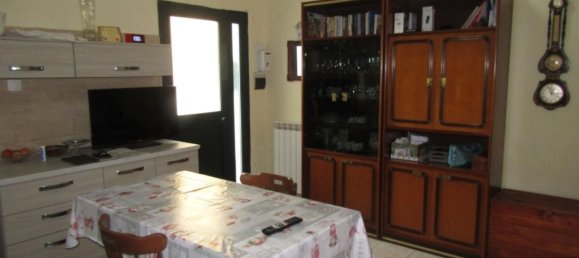 3 rooms House in Carrara, Italy No. 48084 3