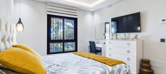 4 bedrooms Villa in Marbella, Spain No. 183460 15