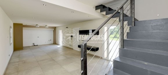 Villa de 5 habitaciónes en Lonato del Garda, Italy No. 282385 7