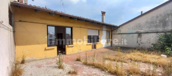 Квартира с 2 спальнями в Пиццигеттоне, Италия № 129833 3