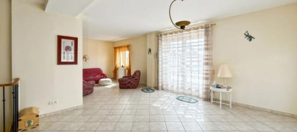 6 bedrooms House in Pierry, France No. 315752 4