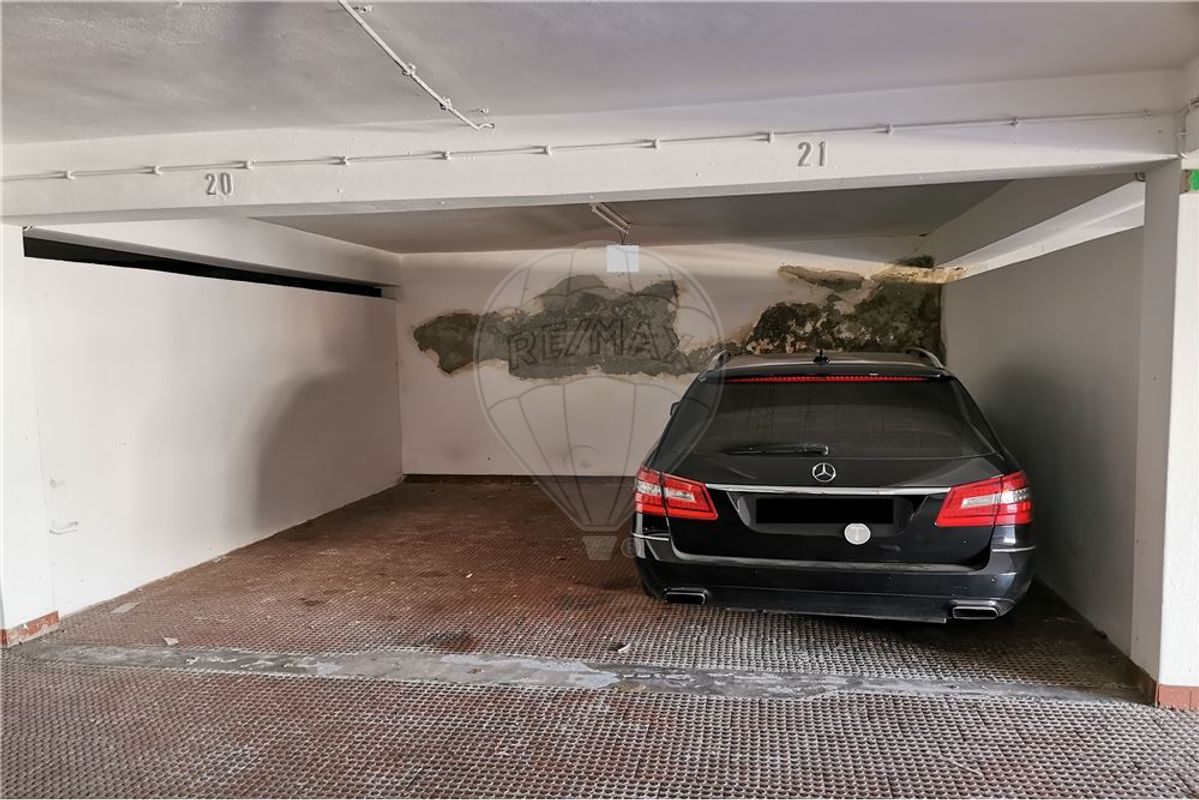 30m² Garage in Albufeira, Portugal No. 32642