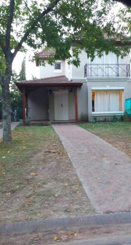 Casa T3 em Malvinas Argentinas, Argentina N.º 59074