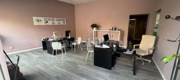 3 rooms Commercial property in Novara, Italy No. 312881 4
