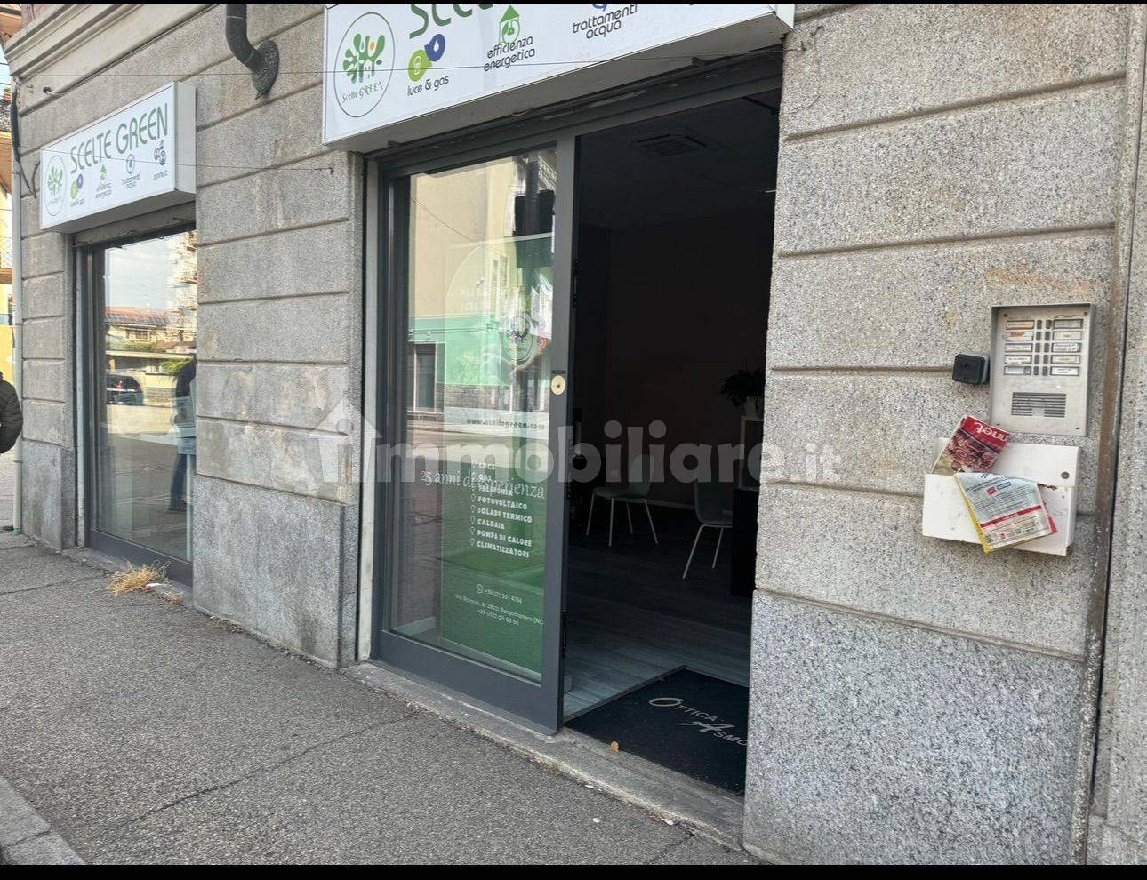 3 rooms Commercial property in Novara, Italy No. 312881