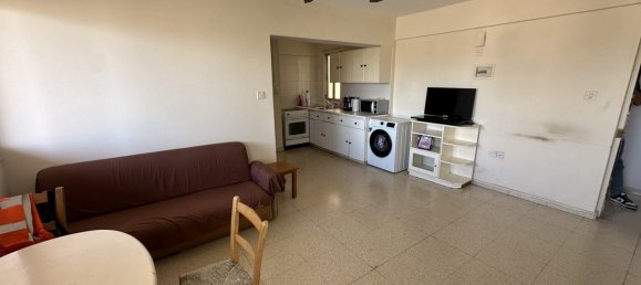 8 dormitorios propiedad comercial en venta en Pervolia, Larnaka, Cyprus № 26148 13