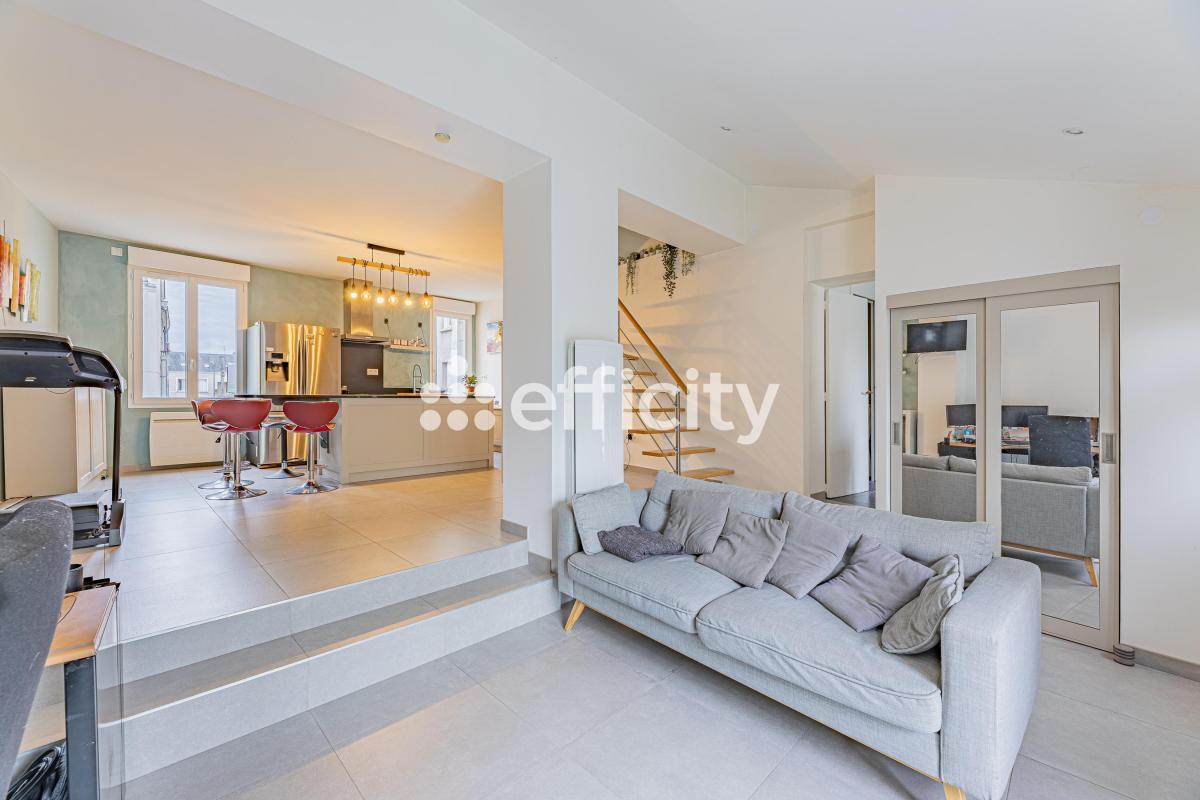 Adosado de 3 dormitorios en Tours, France No. 255777