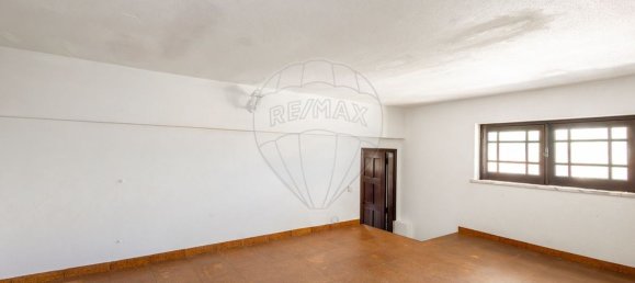 2 bedrooms House in Caldas da Rainha, Portugal No. 29728 3