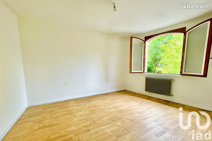 310m² Commercial property in Gimont, France No. 363096