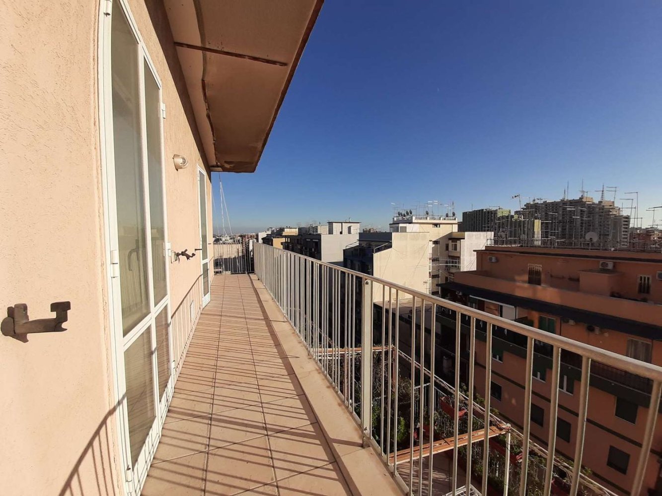 Apartamento de 5 habitaciónes en Taranto, Italy No. 34628