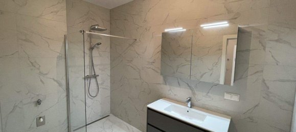 Дом с 7 комнатами в Винер Нойштадт, Австрия № 246107 3