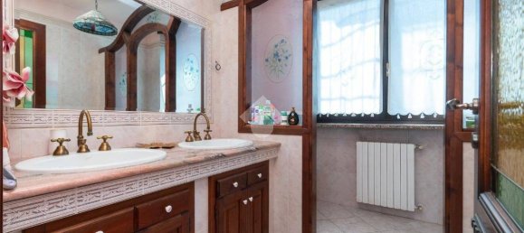 5 bedrooms Villa in Caselle Torinese, Italy No. 336643 21