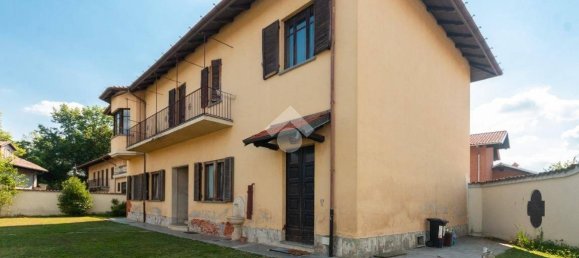 5 bedrooms Villa in Caselle Torinese, Italy No. 336643 15