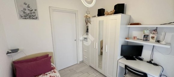 3-salle Appartement à Paullo, Italy No. 263954 28