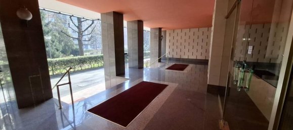 Квартира с 4 комнатами в Турин, Италия № 37735 11