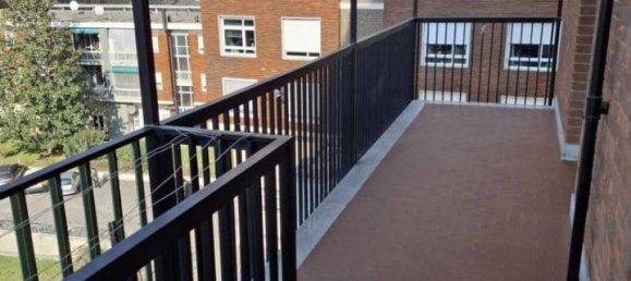 Квартира с 4 комнатами в Турин, Италия № 37735 31