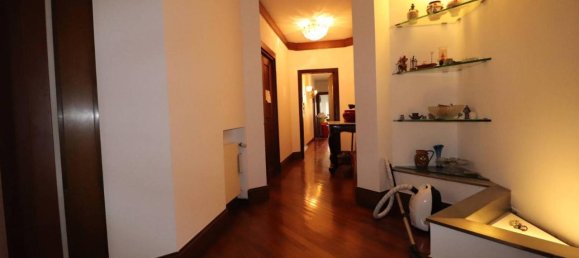 6 rooms Apartment in Rome, Italy No. 147293 31
