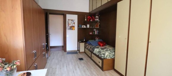6 rooms Apartment in Rome, Italy No. 147293 17