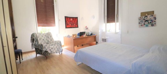 6 rooms Apartment in Rome, Italy No. 147293 12