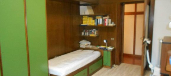 6 rooms Apartment in Rome, Italy No. 147293 8