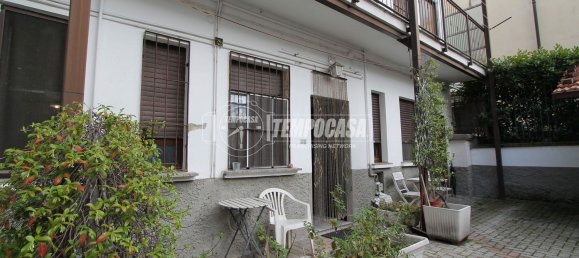 Квартира с 2 комнатами в Колоньо Монцезе, Италия № 268878 2