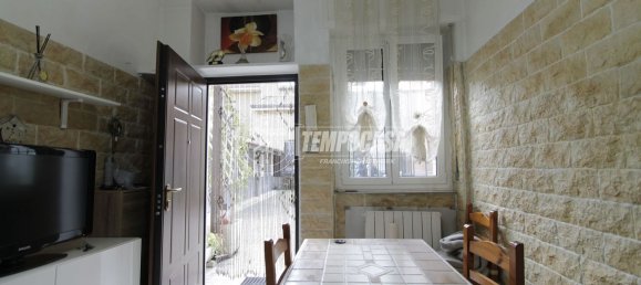 Квартира с 2 комнатами в Колоньо Монцезе, Италия № 268878 7