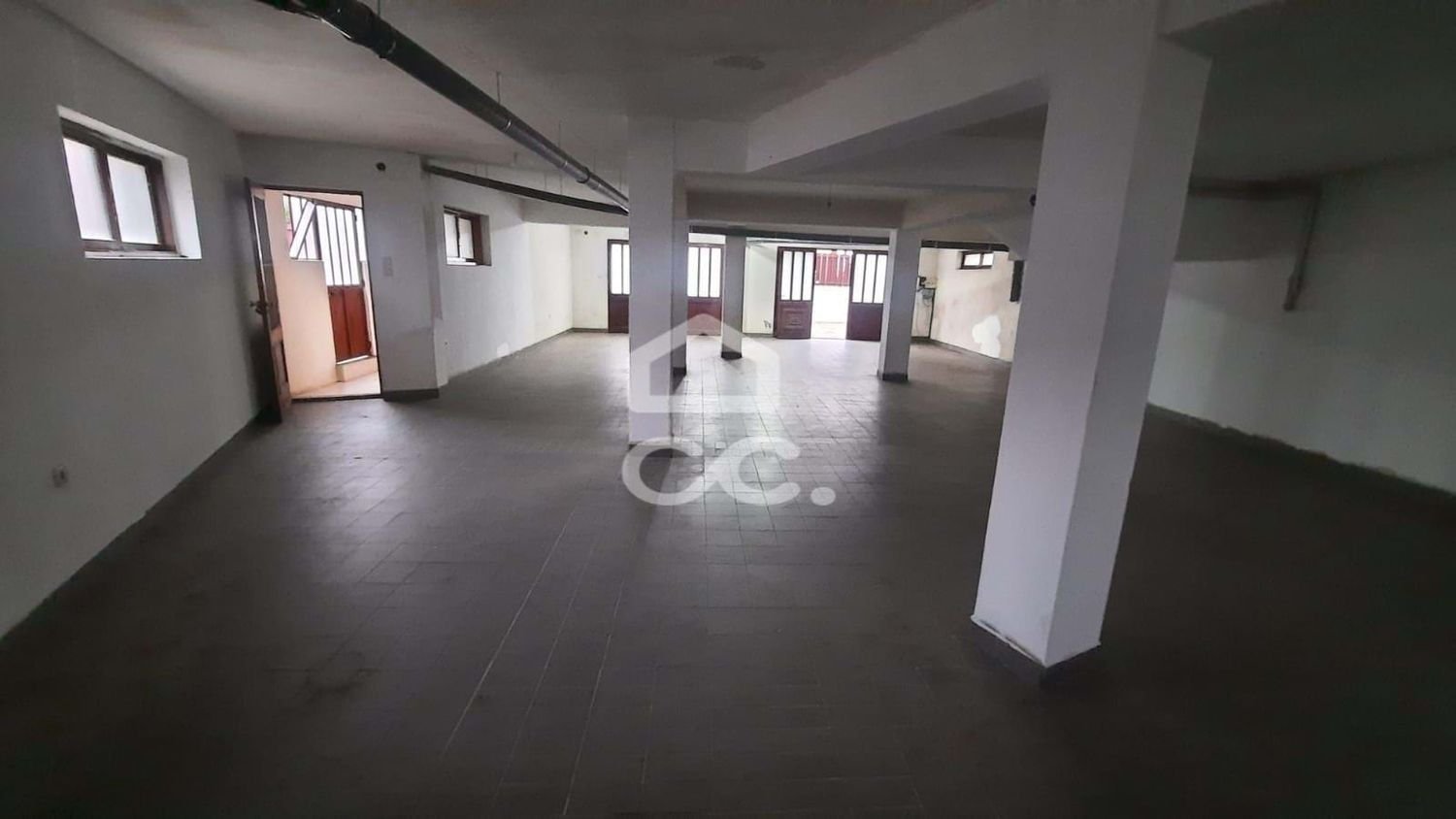 128m² Warehouse in Gondomar, Portugal No. 10458