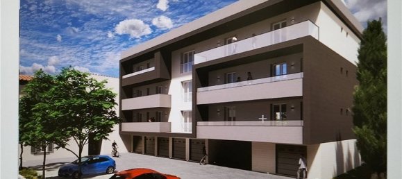 2 bedrooms Apartment in Campi Bisenzio, Italy No. 10817 3