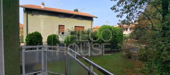 Квартира с 3 комнатами в Горла Маджоре, Италия № 181214 14