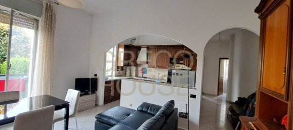 Квартира с 3 комнатами в Горла Маджоре, Италия № 181214 18