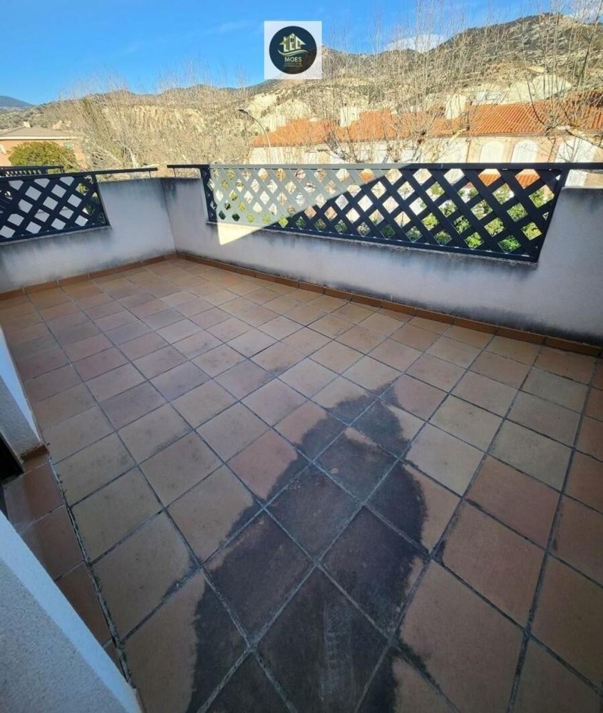 4 bedrooms House in Iznalloz, Spain No. 200749