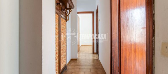 3-salle Duplex à Appiano Gentile, Italy No. 269377 15
