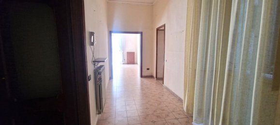 5 rooms Apartment in Naples, Italy No. 297807 9