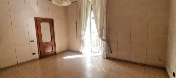 5 rooms Apartment in Naples, Italy No. 297807 2