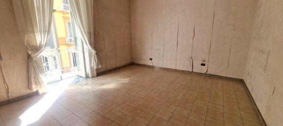 5 rooms Apartment in Naples, Italy No. 297807 3