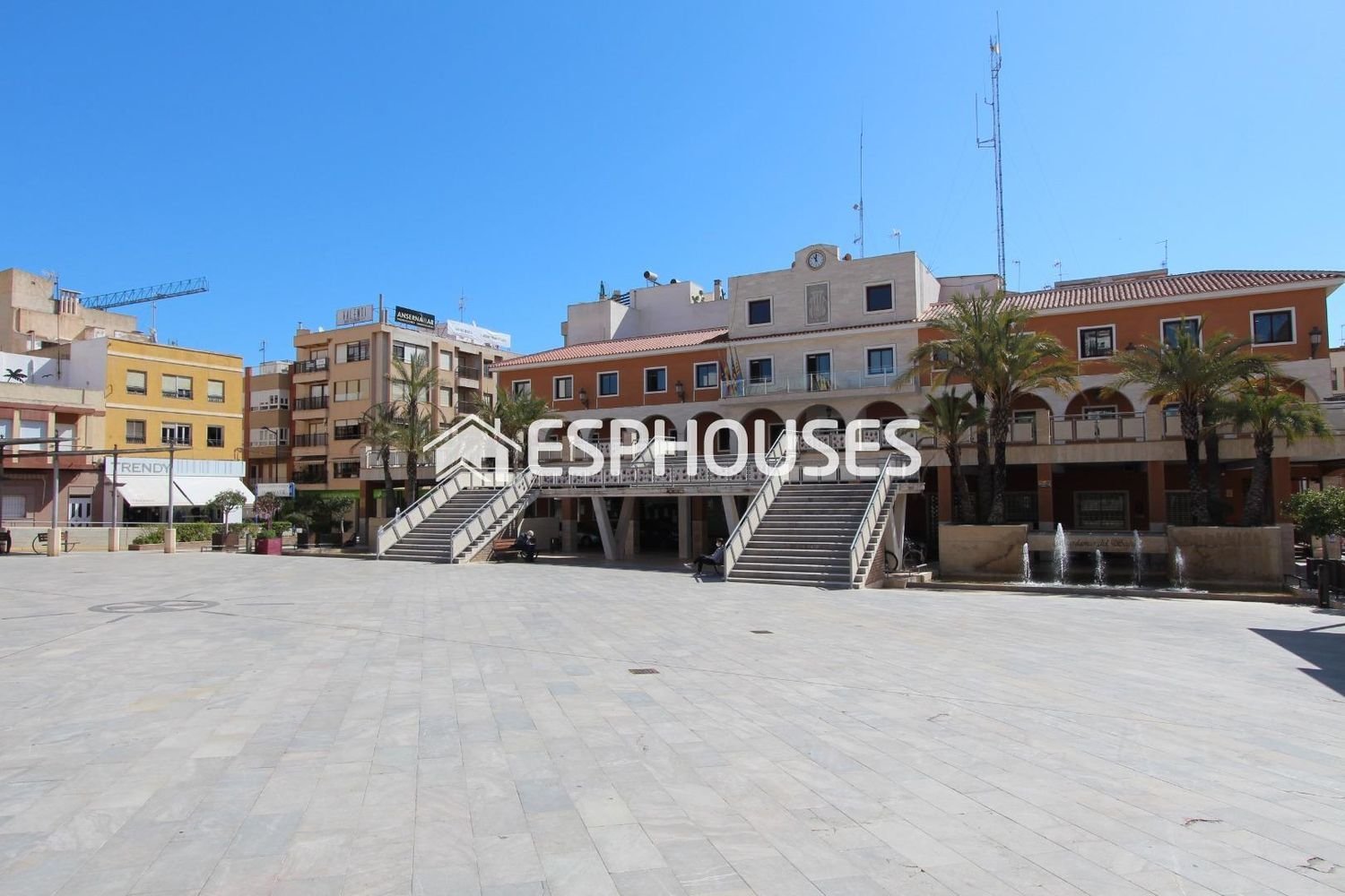 61m² Commercial property in Guardamar del Segura, Spain No. 56321