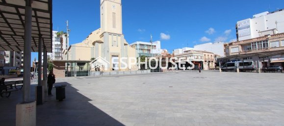61m² Commercial property in Guardamar del Segura, Spain No. 56321 17