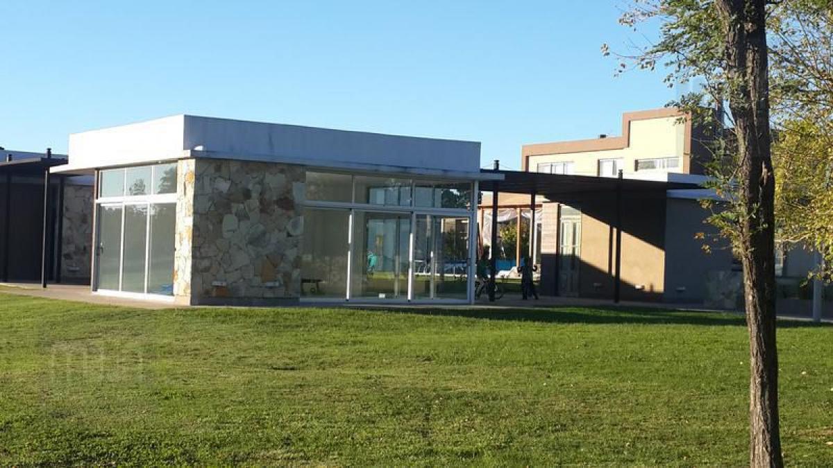  Land in Esteban Echeverria, Argentina No. 112977