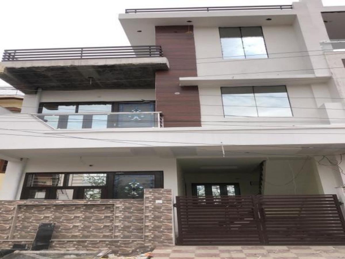 3 bedrooms House in Dehradun, India No. 47357