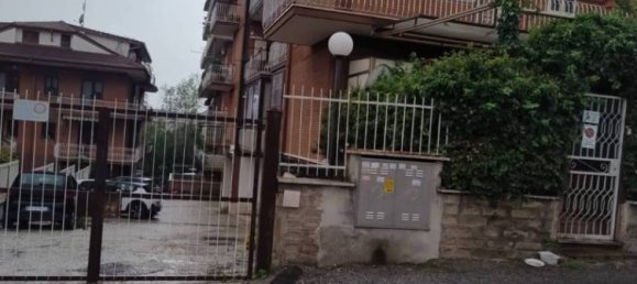 4 bedrooms Apartment in Rome, Italy No. 11808 3